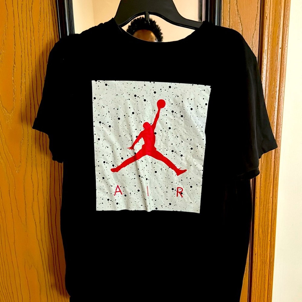 Men’s large jordan t shirt